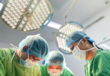 Kịp thời cứu cánh tay bé trai 7 tuổi bị đứt động mạch do tai nạn hy hữu